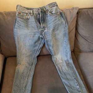 Aritzia x Levi 501 skinny Den Memorie